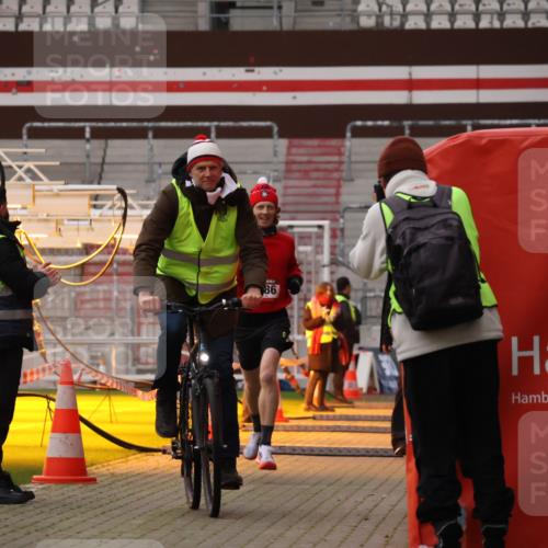 08.12.2024 - St. Pauli X-Mass-Run No. 14 Yannick Fuchs http://msf.ph/oto/7471725 08.12.2024 09:47:58 Ziel 2986 meine-sportfotos.de
