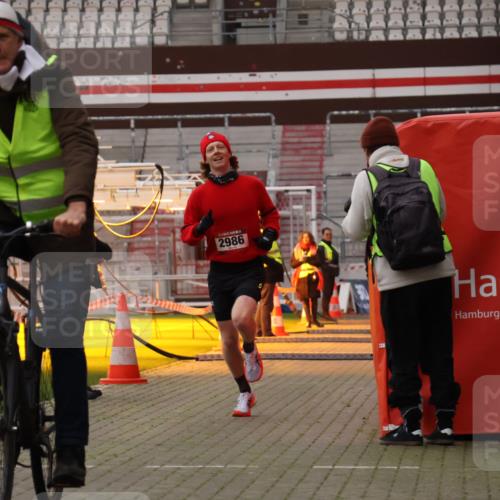 08.12.2024 - St. Pauli X-Mass-Run No. 14 Yannick Fuchs http://msf.ph/oto/7471728 08.12.2024 09:48:00 Ziel 2986 meine-sportfotos.de