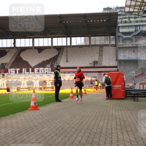08.12.2024 - St. Pauli X-Mass-Run No. 14 Yannick Fuchs http://msf.ph/oto/7471731 08.12.2024 09:48:01 Ziel 2986 meine-sportfotos.de