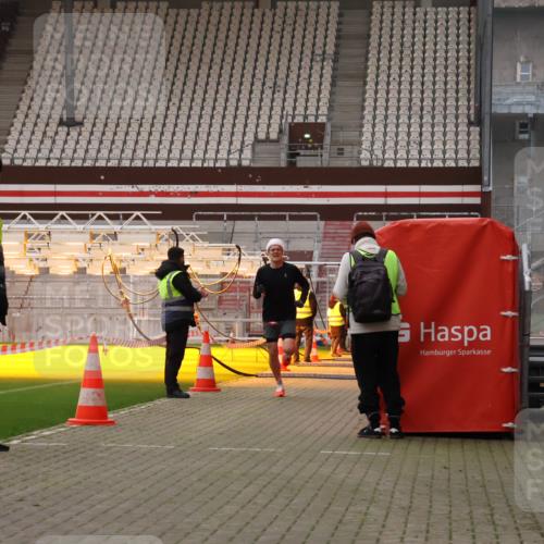 08.12.2024 - St. Pauli X-Mass-Run No. 14 Yannick Fuchs http://msf.ph/oto/7471744 08.12.2024 09:48:33 Ziel  meine-sportfotos.de