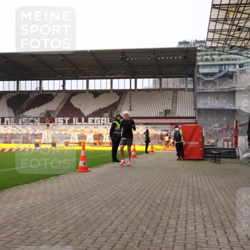 08.12.2024 - St. Pauli X-Mass-Run No. 14 Yannick Fuchs http://msf.ph/oto/7471755 08.12.2024 09:48:37 Ziel  meine-sportfotos.de