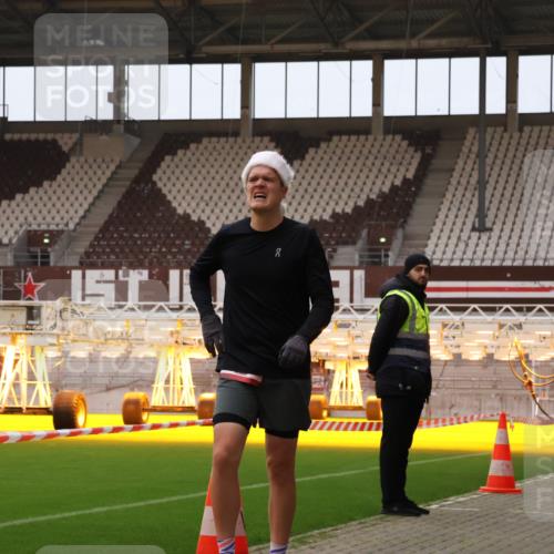 08.12.2024 - St. Pauli X-Mass-Run No. 14 Yannick Fuchs http://msf.ph/oto/7471759 08.12.2024 09:48:40 Ziel 39, 2336 meine-sportfotos.de