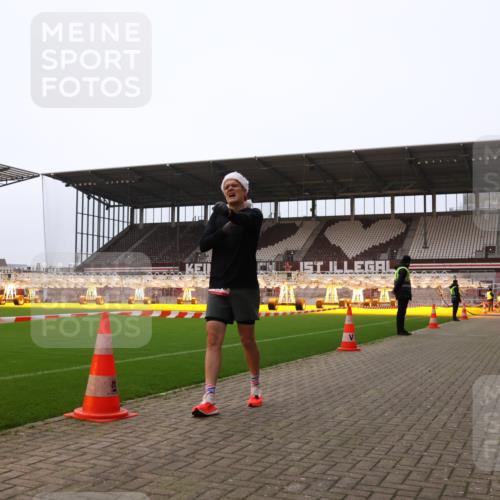 08.12.2024 - St. Pauli X-Mass-Run No. 14 Yannick Fuchs http://msf.ph/oto/7471762 08.12.2024 09:48:43 Ziel 39, 2336 meine-sportfotos.de