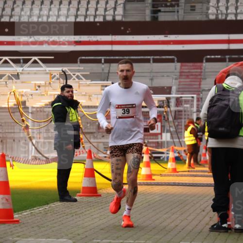 08.12.2024 - St. Pauli X-Mass-Run No. 14 Yannick Fuchs http://msf.ph/oto/7471763 08.12.2024 09:48:50 Ziel 39, 2336 meine-sportfotos.de