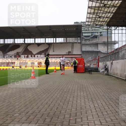 08.12.2024 - St. Pauli X-Mass-Run No. 14 Yannick Fuchs http://msf.ph/oto/7471768 08.12.2024 09:48:52 Ziel 39, 2336 meine-sportfotos.de