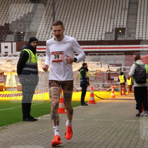 08.12.2024 - St. Pauli X-Mass-Run No. 14 Yannick Fuchs http://msf.ph/oto/7471771 08.12.2024 09:48:54 Ziel 39, 2336 meine-sportfotos.de