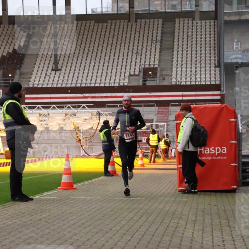 08.12.2024 - St. Pauli X-Mass-Run No. 14 Yannick Fuchs http://msf.ph/oto/7471784 08.12.2024 09:50:17 Ziel 2841, 3164 meine-sportfotos.de