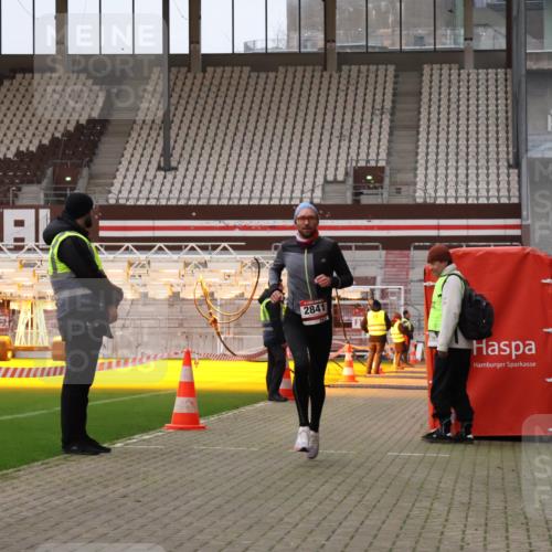 08.12.2024 - St. Pauli X-Mass-Run No. 14 Yannick Fuchs http://msf.ph/oto/7471787 08.12.2024 09:50:17 Ziel 2841, 3164 meine-sportfotos.de