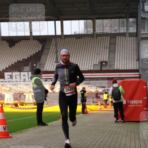 08.12.2024 - St. Pauli X-Mass-Run No. 14 Yannick Fuchs http://msf.ph/oto/7471798 08.12.2024 09:50:19 Ziel 2841, 3164 meine-sportfotos.de