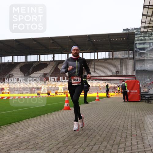 08.12.2024 - St. Pauli X-Mass-Run No. 14 Yannick Fuchs http://msf.ph/oto/7471807 08.12.2024 09:50:20 Ziel 2841, 3164 meine-sportfotos.de