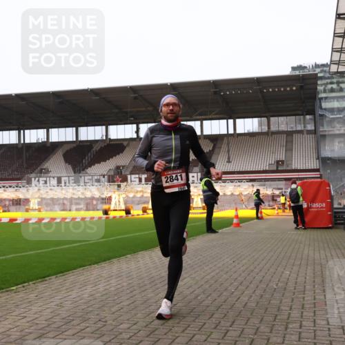 08.12.2024 - St. Pauli X-Mass-Run No. 14 Yannick Fuchs http://msf.ph/oto/7471811 08.12.2024 09:50:20 Ziel 2841, 3164 meine-sportfotos.de