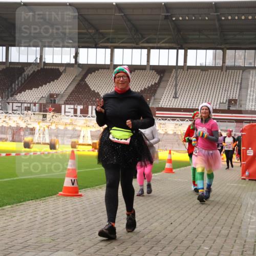 08.12.2024 - St. Pauli X-Mass-Run No. 14 Yannick Fuchs http://msf.ph/oto/7471830 08.12.2024 10:05:58 Ziel 65, 175, 751, 932, 1068, 1178, 1243, 1605, 1643, 1650, 2077, 2306, 2308, 2344, 2435, 2474, 2603, 2864, 2908, 3006, 3114, 3115, 3118, 3184, 3302 meine-sportfotos.de