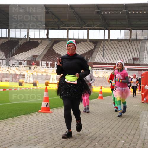 08.12.2024 - St. Pauli X-Mass-Run No. 14 Yannick Fuchs http://msf.ph/oto/7471832 08.12.2024 10:05:58 Ziel 65, 175, 751, 932, 1068, 1178, 1243, 1605, 1643, 1650, 2077, 2306, 2308, 2344, 2435, 2474, 2603, 2864, 2908, 3006, 3114, 3115, 3118, 3184, 3302 meine-sportfotos.de