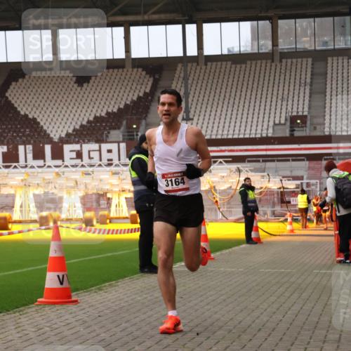 08.12.2024 - St. Pauli X-Mass-Run No. 14 Yannick Fuchs http://msf.ph/oto/7471837 08.12.2024 09:50:31 Ziel 2957, 3164 meine-sportfotos.de