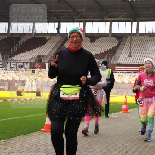 08.12.2024 - St. Pauli X-Mass-Run No. 14 Yannick Fuchs http://msf.ph/oto/7471838 08.12.2024 10:05:58 Ziel 65, 175, 751, 932, 1068, 1178, 1243, 1605, 1643, 1650, 2077, 2306, 2308, 2344, 2435, 2474, 2603, 2864, 2908, 3006, 3114, 3115, 3118, 3184, 3302 meine-sportfotos.de