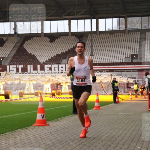 08.12.2024 - St. Pauli X-Mass-Run No. 14 Yannick Fuchs http://msf.ph/oto/7471842 08.12.2024 09:50:32 Ziel 2957, 3164 meine-sportfotos.de