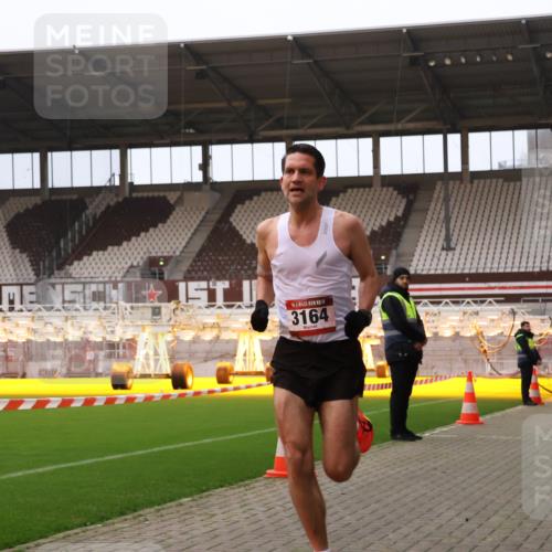 08.12.2024 - St. Pauli X-Mass-Run No. 14 Yannick Fuchs http://msf.ph/oto/7471849 08.12.2024 09:50:32 Ziel 2957, 3164 meine-sportfotos.de