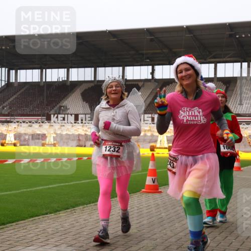08.12.2024 - St. Pauli X-Mass-Run No. 14 Yannick Fuchs http://msf.ph/oto/7471855 08.12.2024 10:06:00 Ziel 65, 175, 751, 932, 1068, 1178, 1232, 1243, 1605, 1643, 1650, 2077, 2306, 2308, 2344, 2435, 2474, 2603, 2908, 3006, 3114, 3115, 3118, 3184, 3302 meine-sportfotos.de