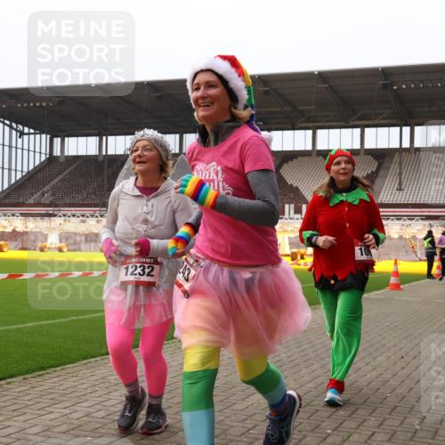 08.12.2024 - St. Pauli X-Mass-Run No. 14 Yannick Fuchs http://msf.ph/oto/7471864 08.12.2024 10:06:01 Ziel 40, 65, 175, 751, 932, 1068, 1232, 1243, 1605, 1643, 1650, 2077, 2306, 2308, 2344, 2435, 2474, 2603, 2908, 3006, 3114, 3115, 3118, 3184, 3302 meine-sportfotos.de