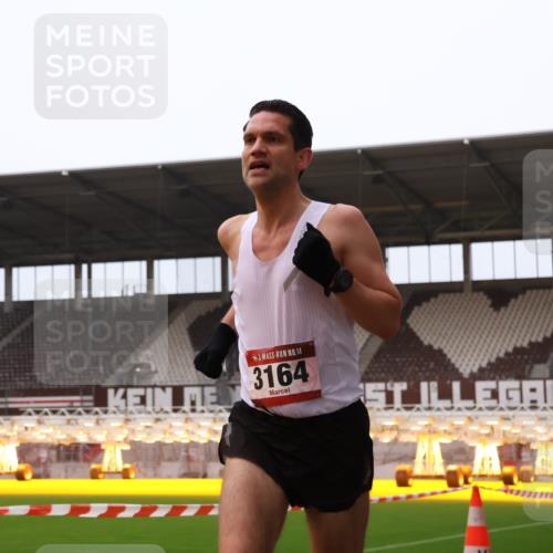 08.12.2024 - St. Pauli X-Mass-Run No. 14 Yannick Fuchs http://msf.ph/oto/7471865 08.12.2024 09:50:33 Ziel 2957, 3164 meine-sportfotos.de