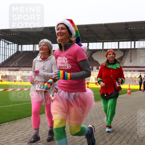 08.12.2024 - St. Pauli X-Mass-Run No. 14 Yannick Fuchs http://msf.ph/oto/7471866 08.12.2024 10:06:01 Ziel 40, 65, 175, 751, 932, 1068, 1232, 1243, 1605, 1643, 1650, 2077, 2306, 2308, 2344, 2435, 2474, 2603, 2908, 3006, 3114, 3115, 3118, 3184, 3302 meine-sportfotos.de