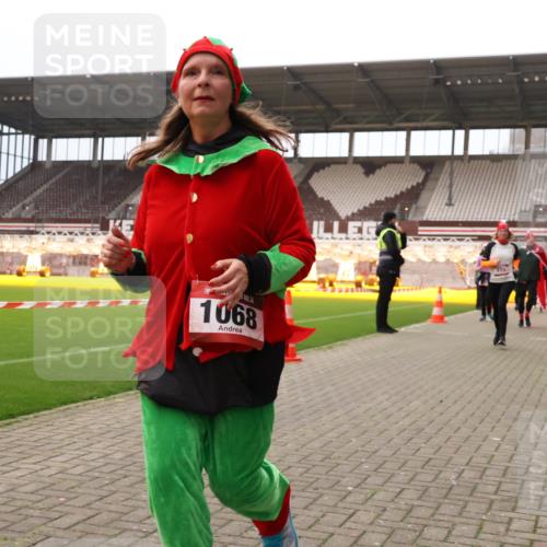 08.12.2024 - St. Pauli X-Mass-Run No. 14 Yannick Fuchs http://msf.ph/oto/7471879 08.12.2024 10:06:02 Ziel 40, 65, 175, 932, 1068, 1232, 1243, 1650, 2077, 2306, 2308, 2344, 2435, 2474, 2603, 2908, 3006, 3115, 3118, 3184, 3302 meine-sportfotos.de