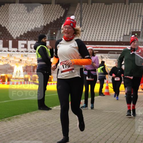 08.12.2024 - St. Pauli X-Mass-Run No. 14 Yannick Fuchs http://msf.ph/oto/7471881 08.12.2024 10:06:04 Ziel 40, 65, 175, 1068, 1232, 1243, 2306, 2308, 2344, 2435, 2474, 2908, 3006, 3115, 3118, 3184 meine-sportfotos.de