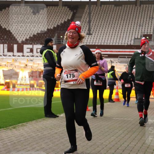 08.12.2024 - St. Pauli X-Mass-Run No. 14 Yannick Fuchs http://msf.ph/oto/7471883 08.12.2024 10:06:04 Ziel 40, 65, 175, 1068, 1232, 1243, 2306, 2308, 2344, 2435, 2474, 2908, 3006, 3115, 3118, 3184 meine-sportfotos.de