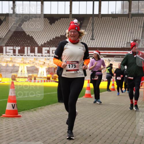 08.12.2024 - St. Pauli X-Mass-Run No. 14 Yannick Fuchs http://msf.ph/oto/7471892 08.12.2024 10:06:04 Ziel 40, 65, 175, 1068, 1232, 1243, 2306, 2308, 2344, 2435, 2474, 2908, 3006, 3115, 3118, 3184 meine-sportfotos.de