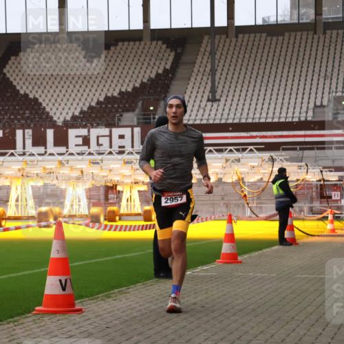 08.12.2024 - St. Pauli X-Mass-Run No. 14 Yannick Fuchs http://msf.ph/oto/7471902 08.12.2024 09:50:43 Ziel 2957 meine-sportfotos.de
