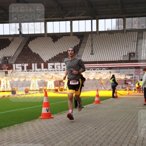 08.12.2024 - St. Pauli X-Mass-Run No. 14 Yannick Fuchs http://msf.ph/oto/7471904 08.12.2024 09:50:43 Ziel 2957 meine-sportfotos.de