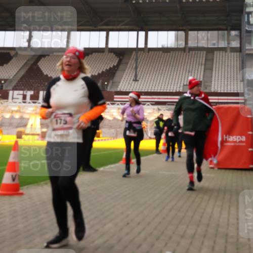 08.12.2024 - St. Pauli X-Mass-Run No. 14 Yannick Fuchs http://msf.ph/oto/7471905 08.12.2024 10:06:05 Ziel 40, 65, 175, 1013, 1068, 1232, 1243, 1563, 2306, 2308, 2344, 2474, 3006, 3115, 3118, 3184 meine-sportfotos.de