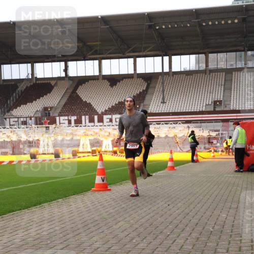 08.12.2024 - St. Pauli X-Mass-Run No. 14 Yannick Fuchs http://msf.ph/oto/7471907 08.12.2024 09:50:43 Ziel 2957 meine-sportfotos.de