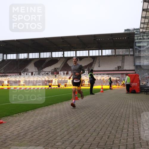 08.12.2024 - St. Pauli X-Mass-Run No. 14 Yannick Fuchs http://msf.ph/oto/7471917 08.12.2024 09:50:44 Ziel 2957 meine-sportfotos.de