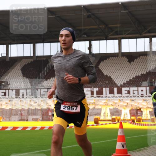 08.12.2024 - St. Pauli X-Mass-Run No. 14 Yannick Fuchs http://msf.ph/oto/7471922 08.12.2024 09:50:44 Ziel 2957 meine-sportfotos.de