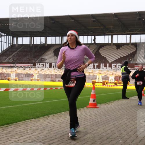 08.12.2024 - St. Pauli X-Mass-Run No. 14 Yannick Fuchs http://msf.ph/oto/7471925 08.12.2024 10:06:08 Ziel 40, 65, 175, 696, 1013, 1016, 1068, 1232, 1243, 1563, 2474, 3006, 3115, 3118, 3184 meine-sportfotos.de