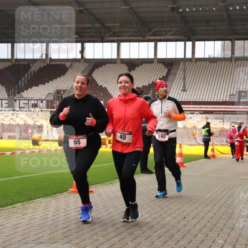 08.12.2024 - St. Pauli X-Mass-Run No. 14 Yannick Fuchs http://msf.ph/oto/7471931 08.12.2024 10:06:11 Ziel 40, 65, 175, 696, 1013, 1016, 1068, 1232, 1243, 1563, 2474, 2894, 3006, 3184 meine-sportfotos.de