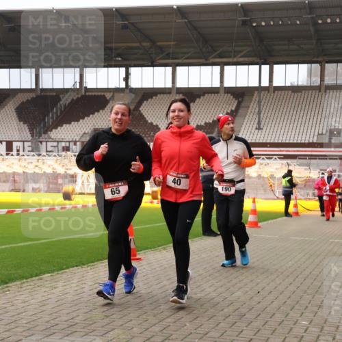 08.12.2024 - St. Pauli X-Mass-Run No. 14 Yannick Fuchs http://msf.ph/oto/7471933 08.12.2024 10:06:11 Ziel 40, 65, 175, 696, 1013, 1016, 1068, 1232, 1243, 1563, 2474, 2894, 3006, 3184 meine-sportfotos.de