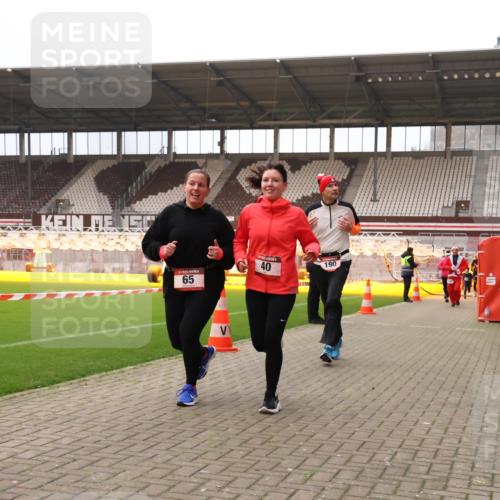08.12.2024 - St. Pauli X-Mass-Run No. 14 Yannick Fuchs http://msf.ph/oto/7471937 08.12.2024 10:06:11 Ziel 40, 65, 175, 696, 1013, 1016, 1068, 1232, 1243, 1563, 2474, 2894, 3006, 3184 meine-sportfotos.de
