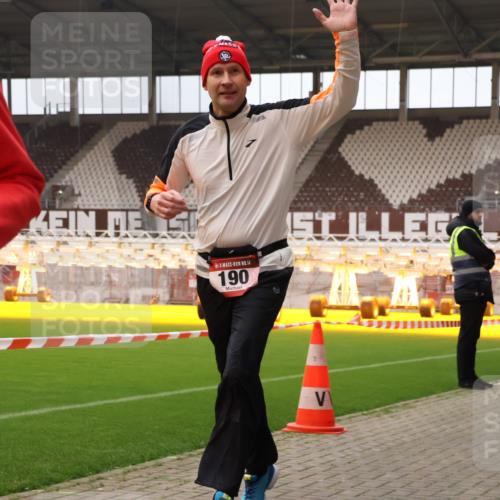 08.12.2024 - St. Pauli X-Mass-Run No. 14 Yannick Fuchs http://msf.ph/oto/7471948 08.12.2024 10:06:12 Ziel 40, 65, 175, 696, 1013, 1016, 1068, 1232, 1243, 1563, 2474, 2894, 3006, 3184 meine-sportfotos.de