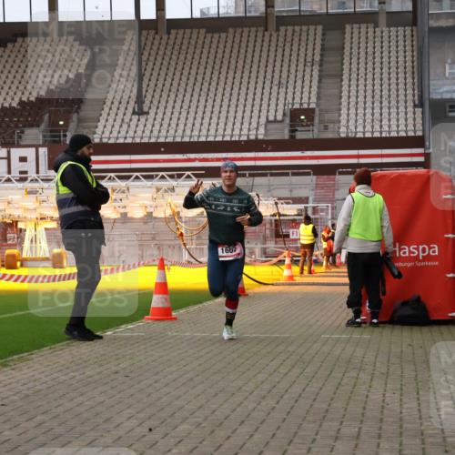 08.12.2024 - St. Pauli X-Mass-Run No. 14 Yannick Fuchs http://msf.ph/oto/7471957 08.12.2024 09:51:03 Ziel 2, 1607 meine-sportfotos.de