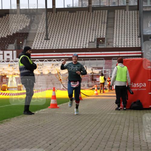 08.12.2024 - St. Pauli X-Mass-Run No. 14 Yannick Fuchs http://msf.ph/oto/7471959 08.12.2024 09:51:03 Ziel 2, 1607 meine-sportfotos.de