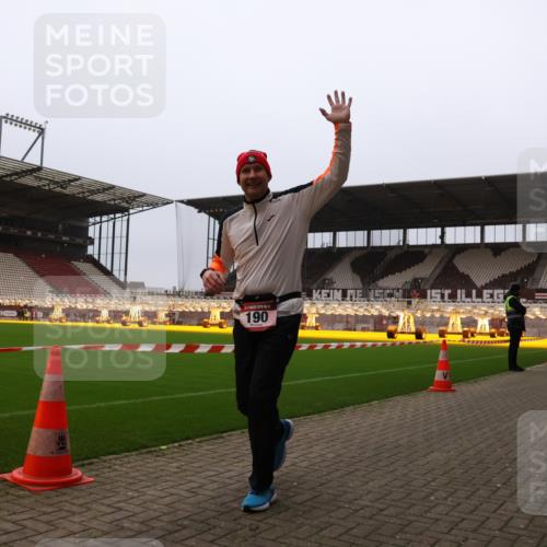 08.12.2024 - St. Pauli X-Mass-Run No. 14 Yannick Fuchs http://msf.ph/oto/7471973 08.12.2024 10:06:13 Ziel 40, 65, 175, 696, 1013, 1016, 1068, 1232, 1243, 1563, 2474, 2894, 3006 meine-sportfotos.de
