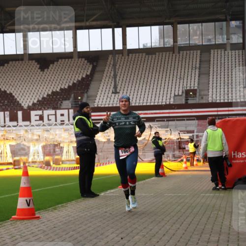 08.12.2024 - St. Pauli X-Mass-Run No. 14 Yannick Fuchs http://msf.ph/oto/7471975 08.12.2024 09:51:05 Ziel 2, 1607 meine-sportfotos.de