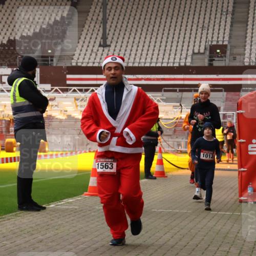 08.12.2024 - St. Pauli X-Mass-Run No. 14 Yannick Fuchs http://msf.ph/oto/7471976 08.12.2024 10:06:16 Ziel 40, 65, 175, 696, 1013, 1016, 1068, 1232, 1563, 2894, 3006 meine-sportfotos.de