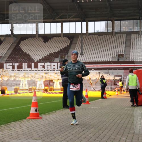 08.12.2024 - St. Pauli X-Mass-Run No. 14 Yannick Fuchs http://msf.ph/oto/7471987 08.12.2024 09:51:05 Ziel 2, 1607 meine-sportfotos.de
