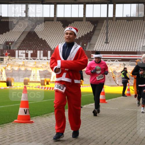 08.12.2024 - St. Pauli X-Mass-Run No. 14 Yannick Fuchs http://msf.ph/oto/7471990 08.12.2024 10:06:18 Ziel 40, 65, 696, 1013, 1016, 1068, 1232, 1563, 2894, 3006 meine-sportfotos.de