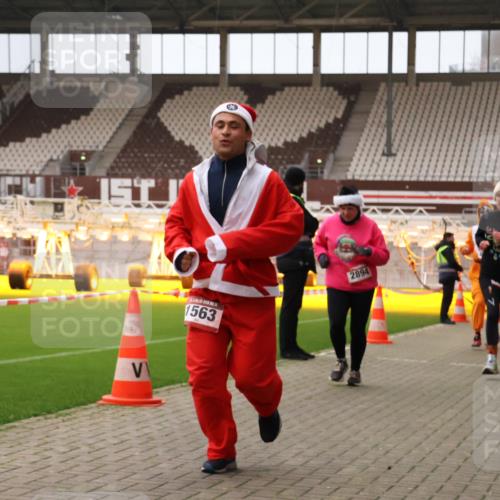 08.12.2024 - St. Pauli X-Mass-Run No. 14 Yannick Fuchs http://msf.ph/oto/7472000 08.12.2024 10:06:18 Ziel 40, 65, 696, 1013, 1016, 1068, 1232, 1563, 2894, 3006 meine-sportfotos.de