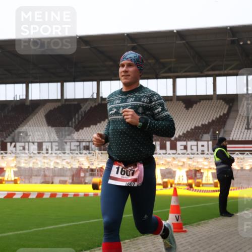 08.12.2024 - St. Pauli X-Mass-Run No. 14 Yannick Fuchs http://msf.ph/oto/7472002 08.12.2024 09:51:06 Ziel 2, 1607 meine-sportfotos.de