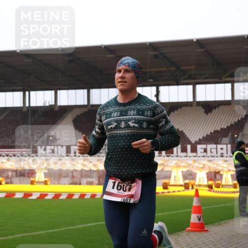 08.12.2024 - St. Pauli X-Mass-Run No. 14 Yannick Fuchs http://msf.ph/oto/7472007 08.12.2024 09:51:06 Ziel 2, 1607 meine-sportfotos.de